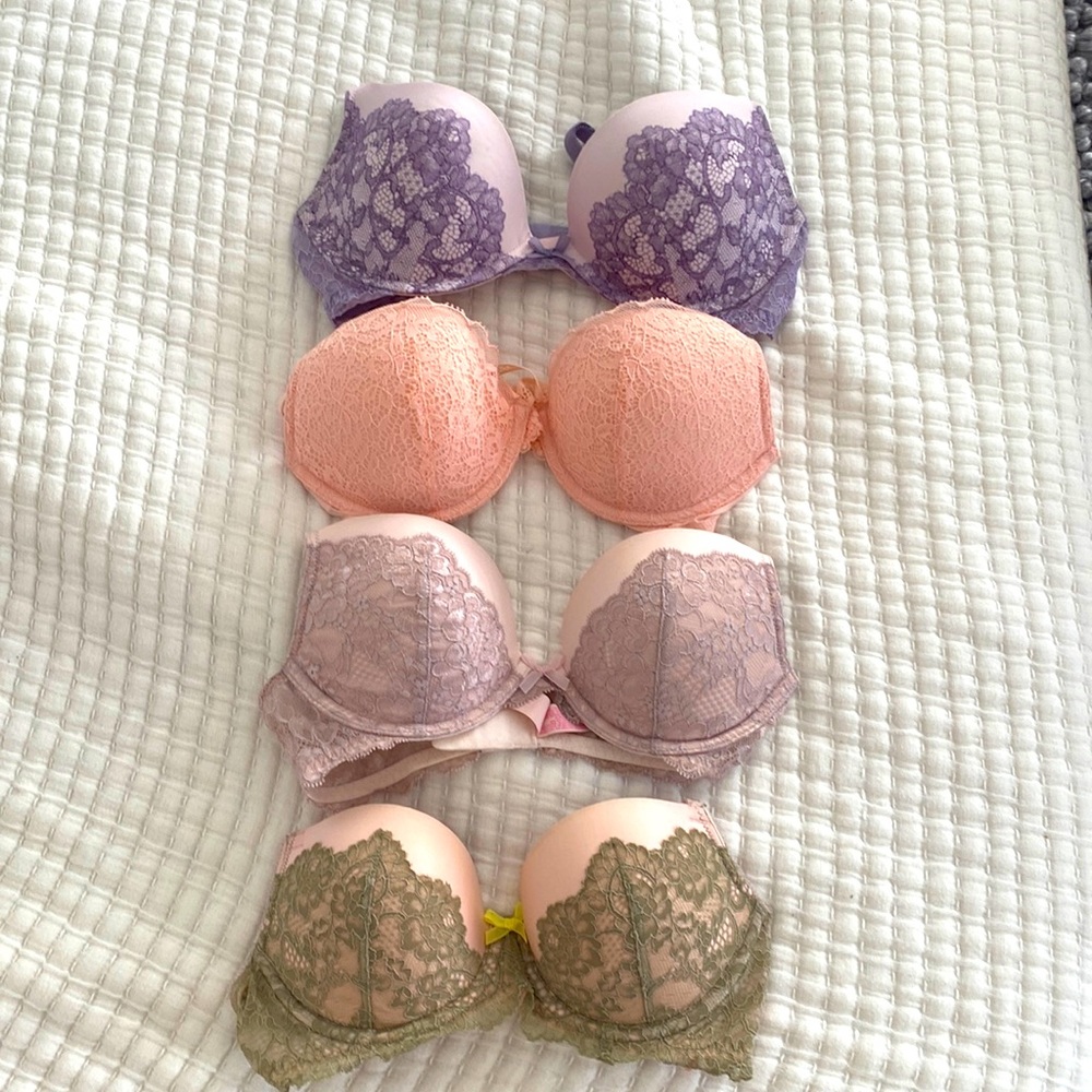 Barely worn Victoria’s Secret bras in size 32C